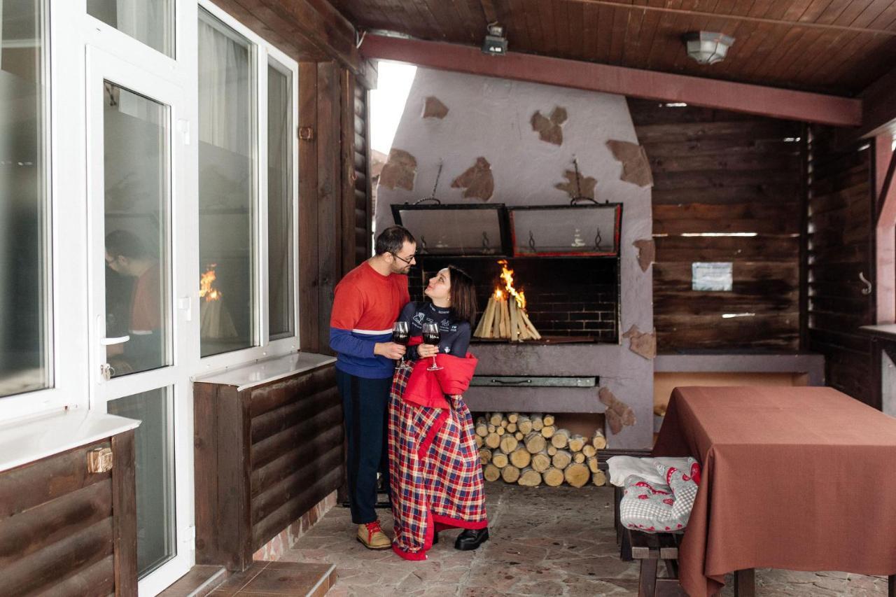 Veselyj Zajets Hotel Pirnove Buitenkant foto