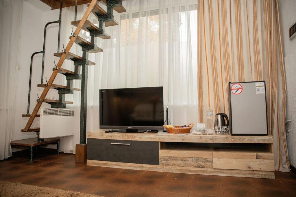 Veselyj Zajets Hotel Pirnove Buitenkant foto